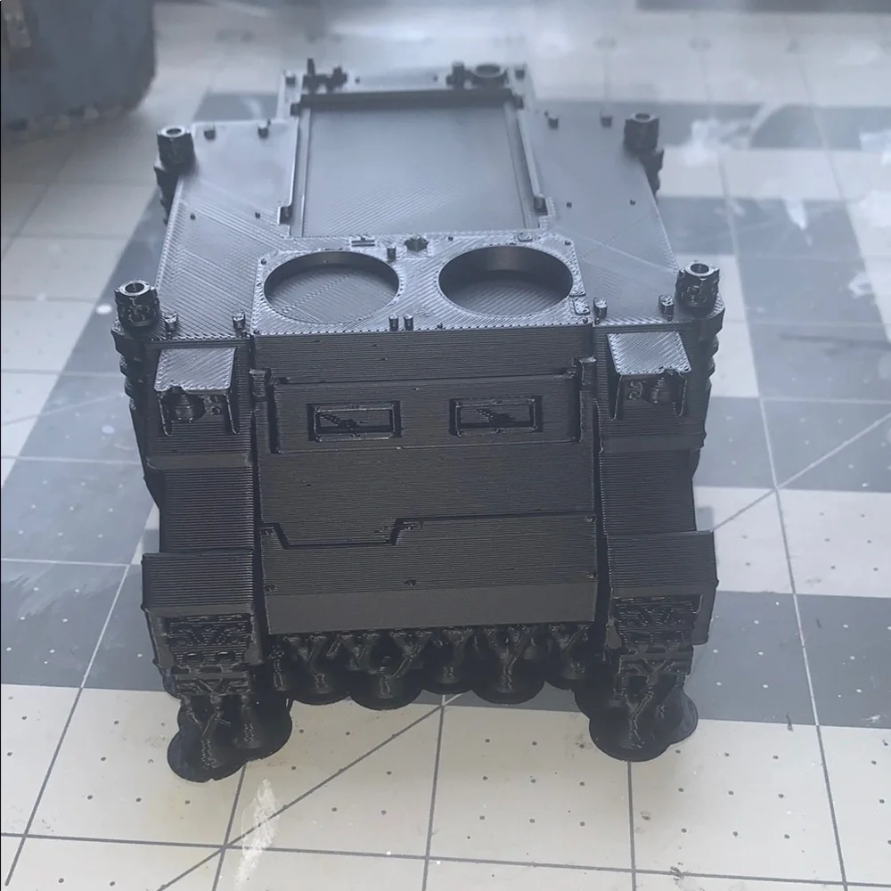 Black Model Tank Rhino - Picture 5 of 8